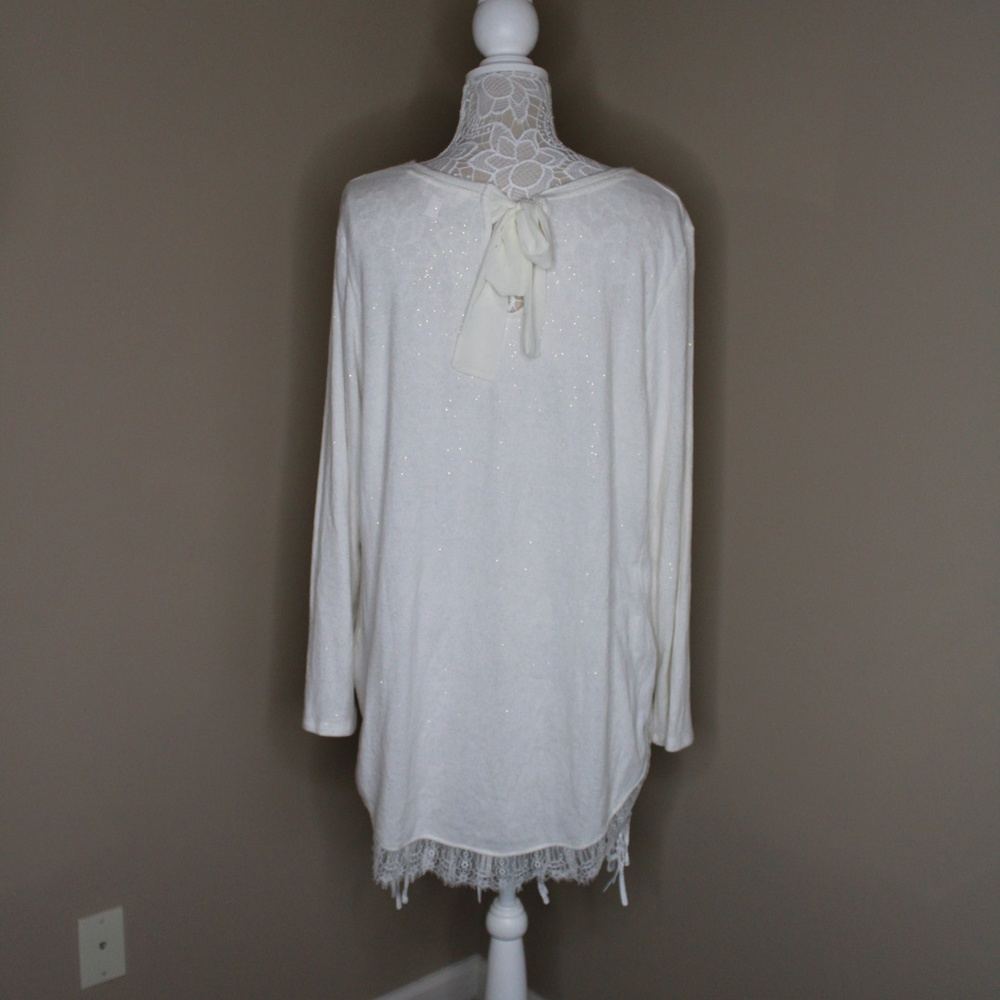 Lace Bordered Tunic - Picture 2 of 3